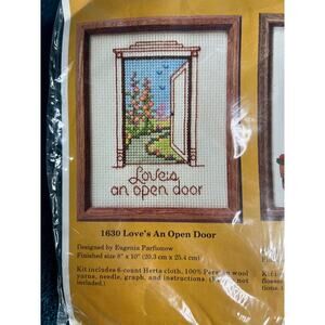 The creative circle 1630 Loves an open door cross stitch kit